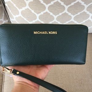 New Michael Kors jet set Large continental wallet